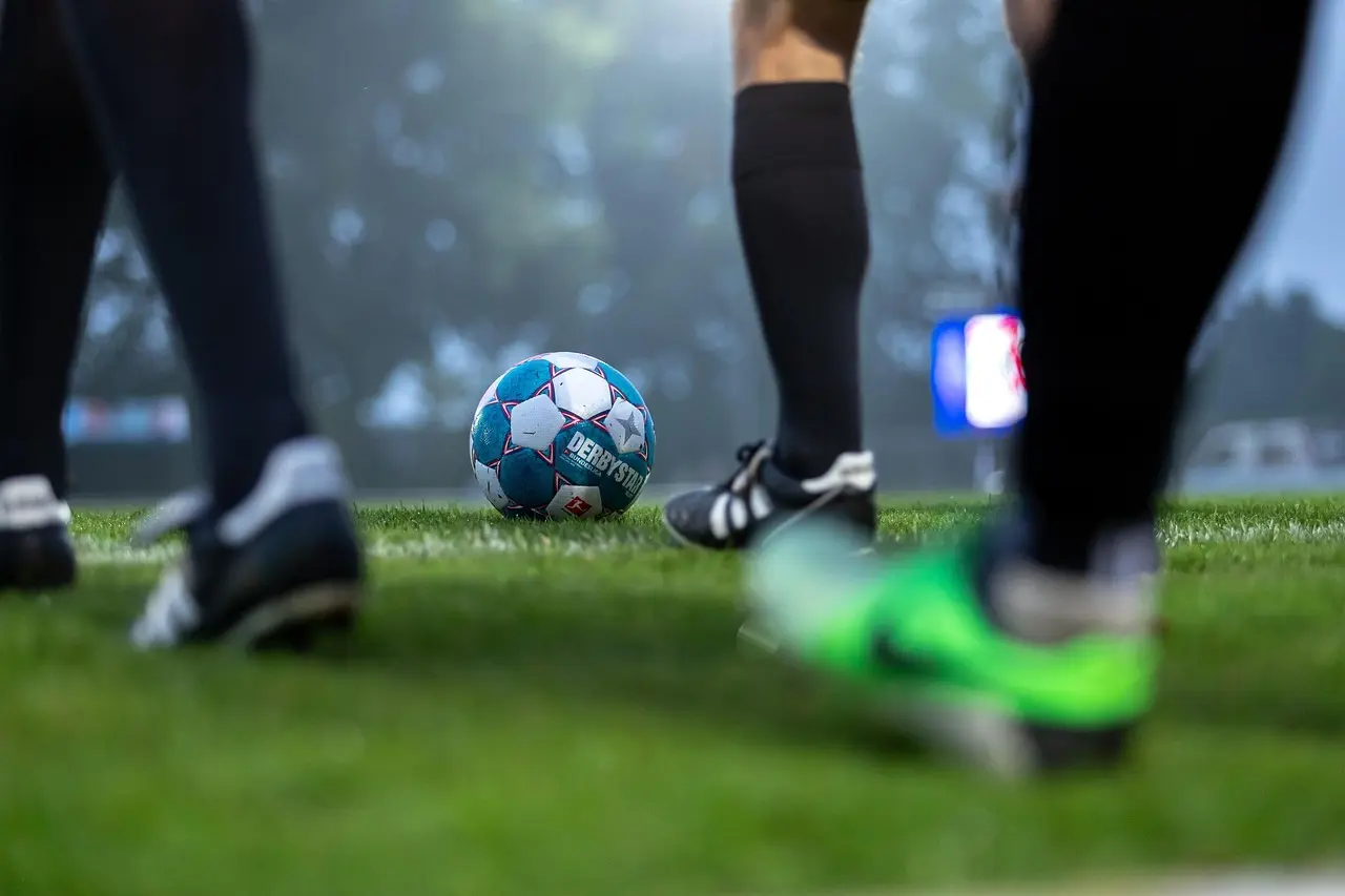 Runde 19 i Liga I: Mål, nerver og målløse topopgør – rumænskfodbold.dk samler alt fra weekenden